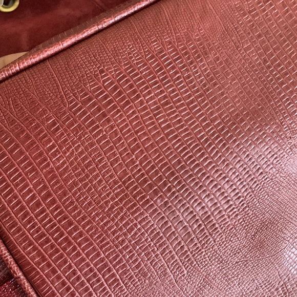 BPC Design Genuine Leather Shoulder Bag - Picture 15 of 16